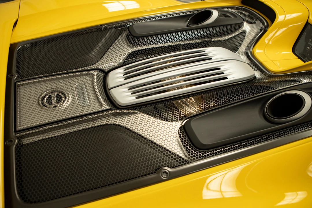 2015 Porsche 918 Spyder - Image 19 of 27