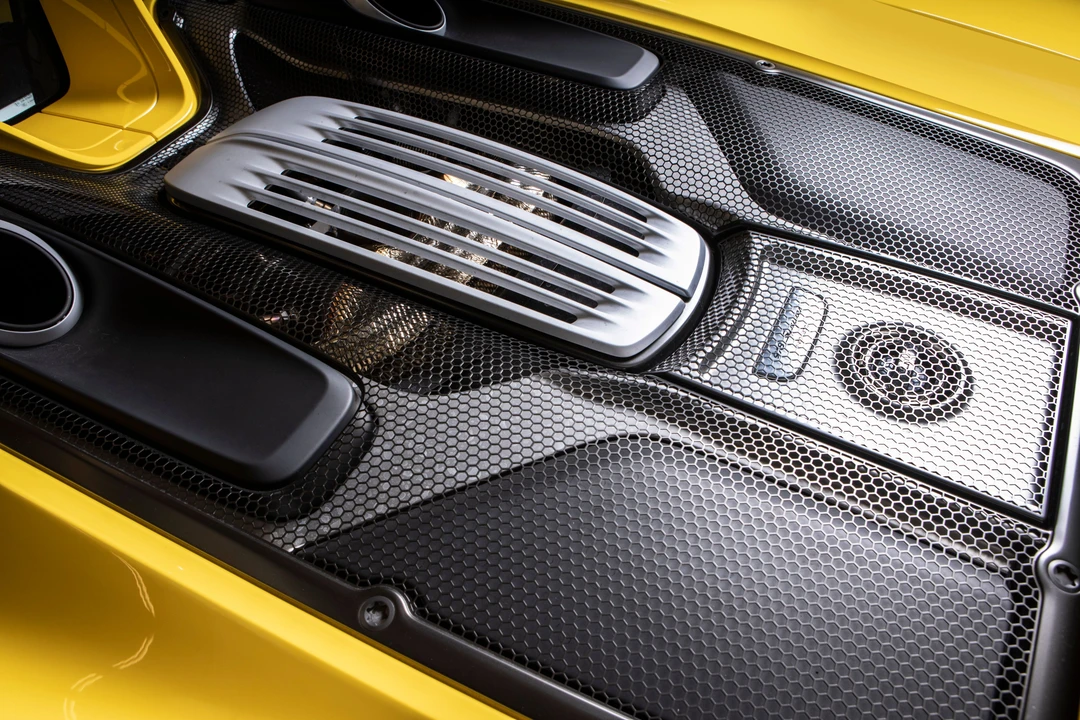 2015 Porsche 918 Spyder - Image 18 of 27