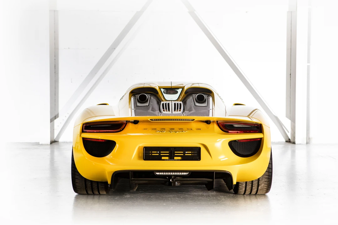 2015 Porsche 918 Spyder - Image 5 of 27