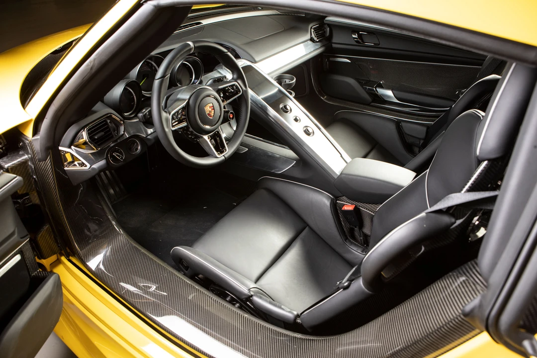 2015 Porsche 918 Spyder - Image 12 of 27