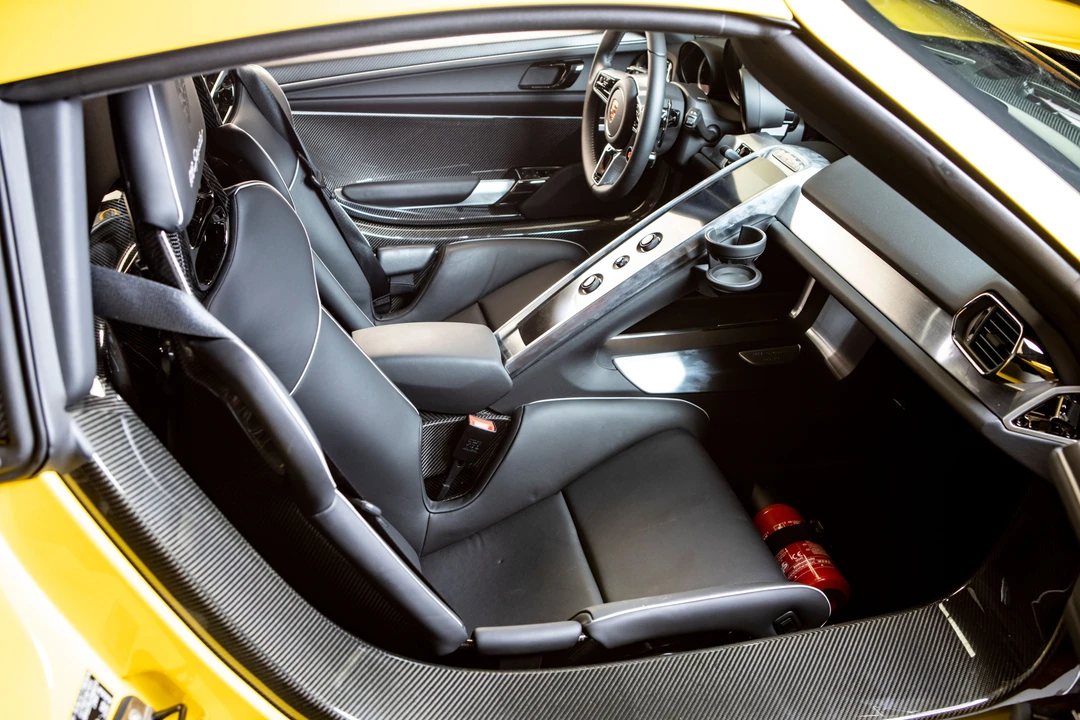 2015 Porsche 918 Spyder - Image 15 of 27