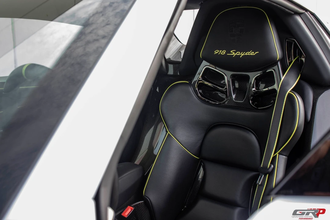 2015 Porsche 918 Spyder - Image 11 of 13