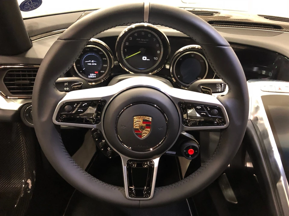 2015 Porsche 918 Spyder - Image 2 of 8