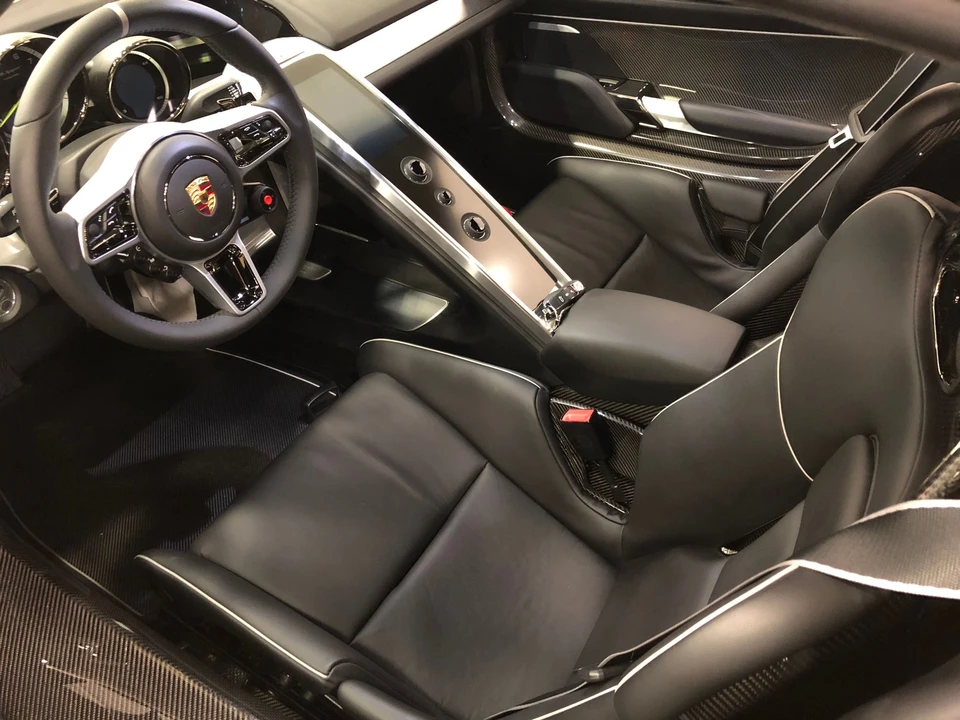 2015 Porsche 918 Spyder - Image 5 of 8