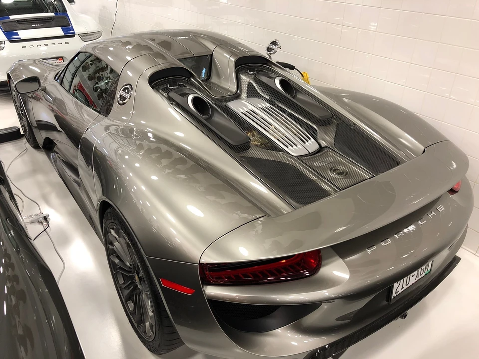 2015 Porsche 918 Spyder - Image 4 of 8