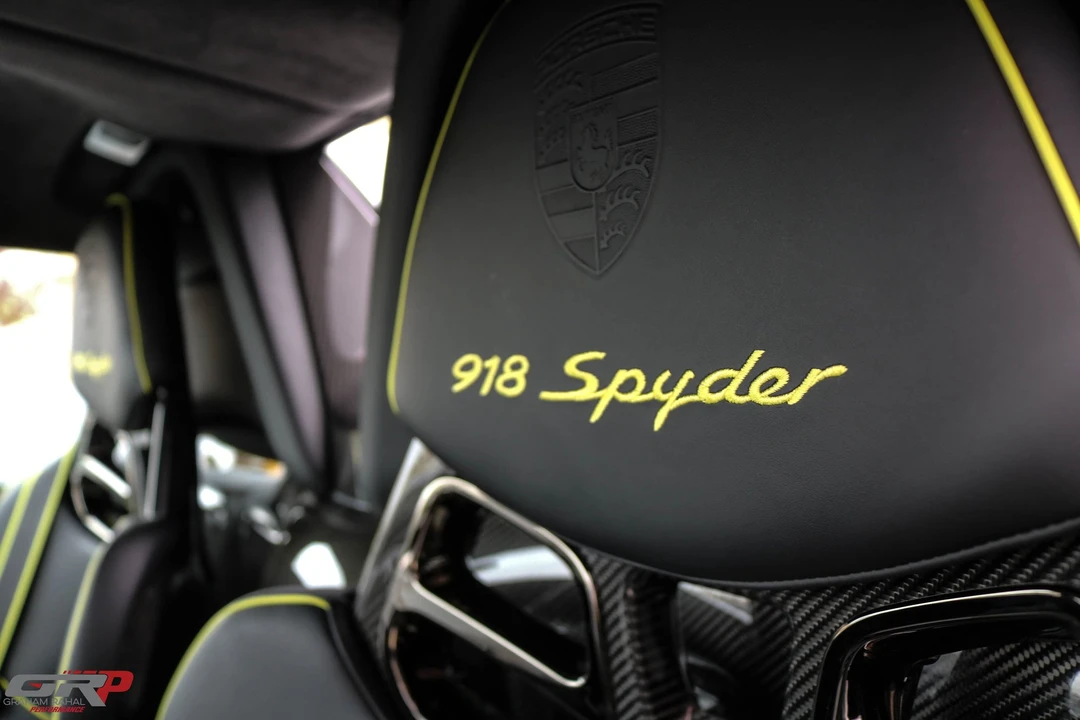 2015 Porsche 918 Spyder - Image 11 of 18