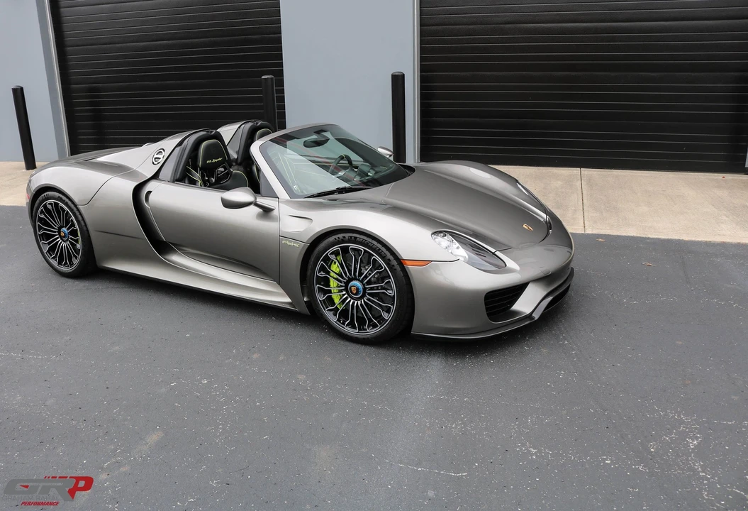2015 Porsche 918 Spyder - Image 9 of 18
