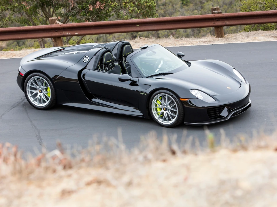 2015 Porsche 918 Spyder - Image 8 of 31