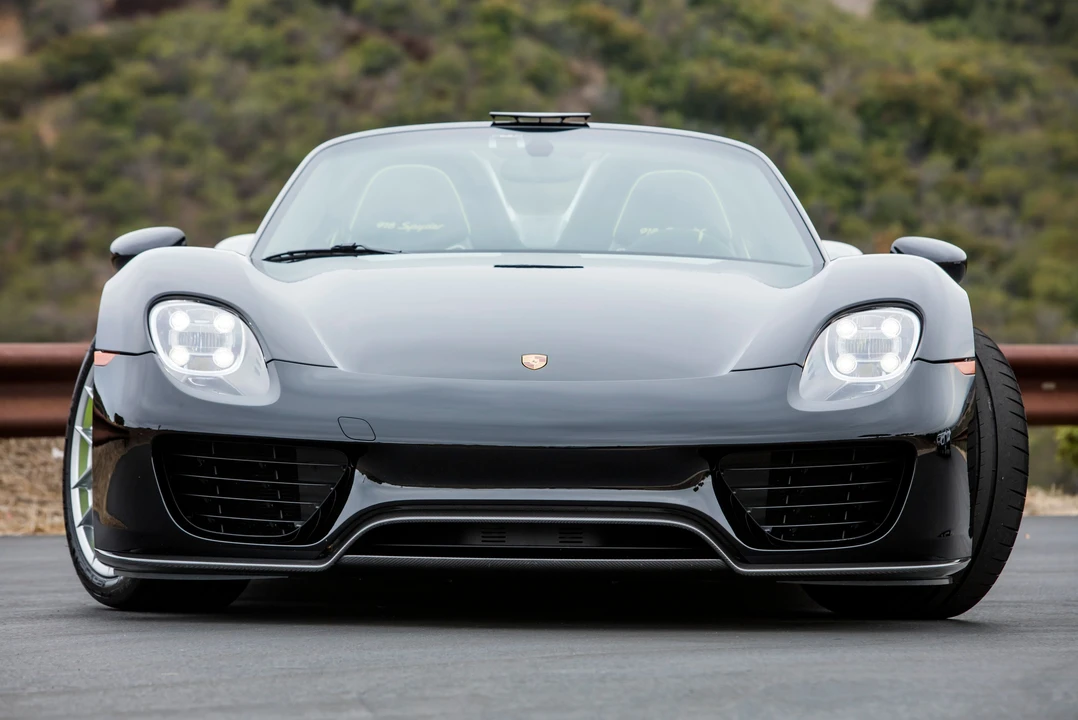 2015 Porsche 918 Spyder - Image 5 of 31