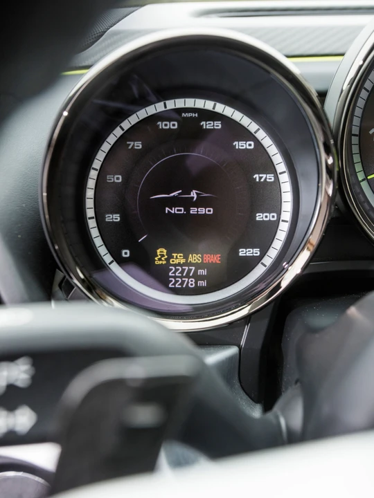 2015 Porsche 918 Spyder - Image 13 of 31