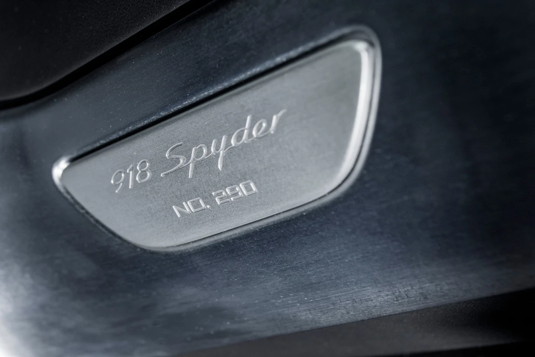 2015 Porsche 918 Spyder - Image 9 of 31