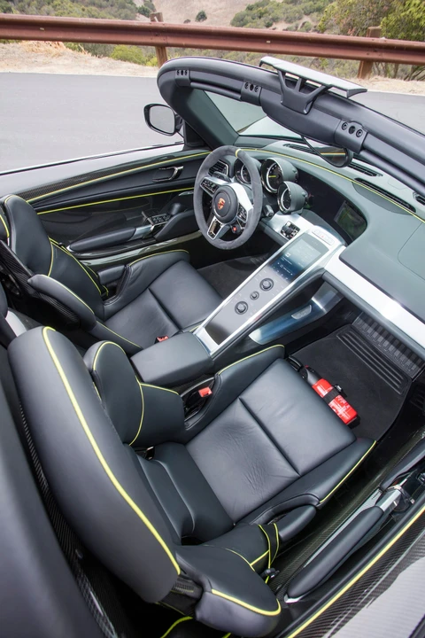 2015 Porsche 918 Spyder - Image 16 of 31