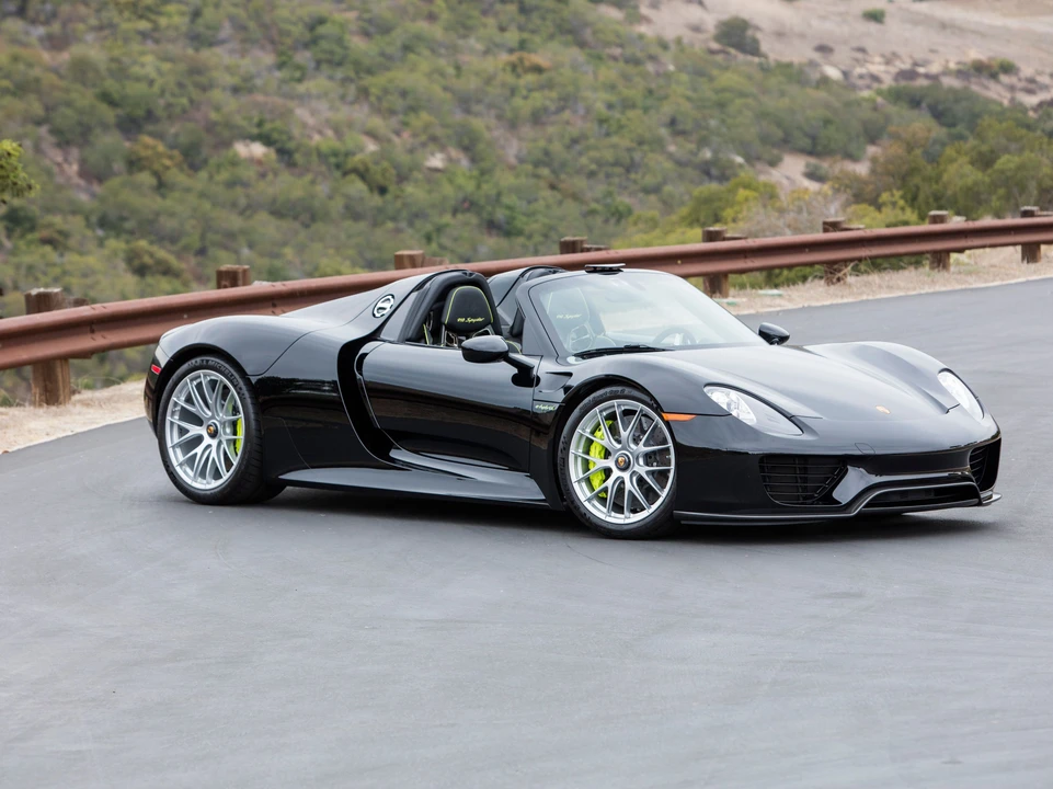 2015 Porsche 918 Spyder - Image 3 of 31