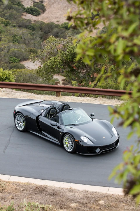2015 Porsche 918 Spyder - Image 18 of 31