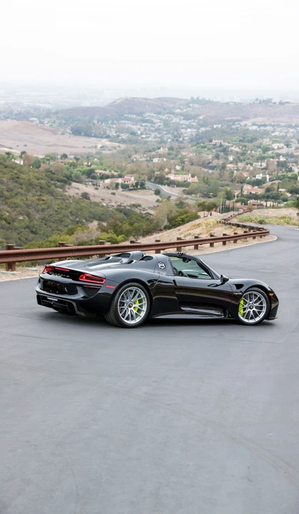 2015 Porsche 918 Spyder - Image 6 of 31