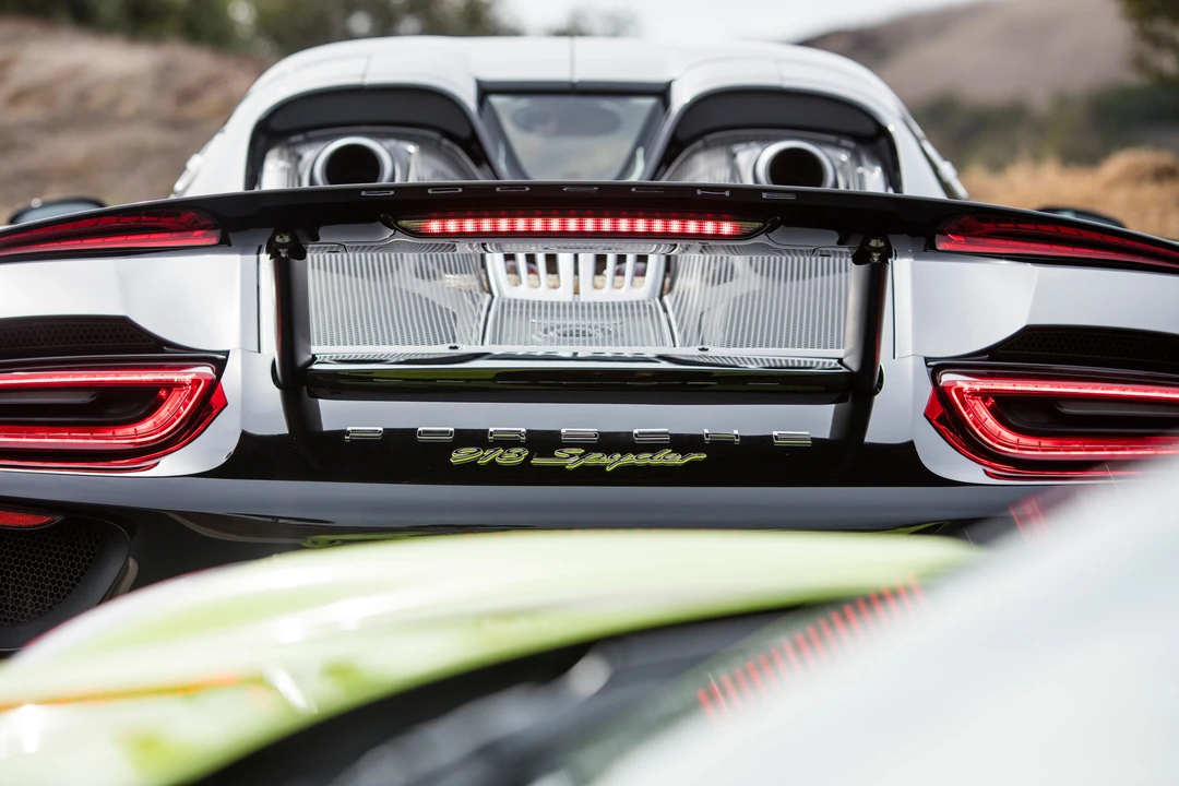 2015 Porsche 918 Spyder - Image 28 of 31