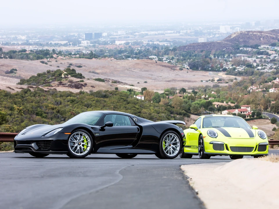 2015 Porsche 918 Spyder - Image 2 of 31