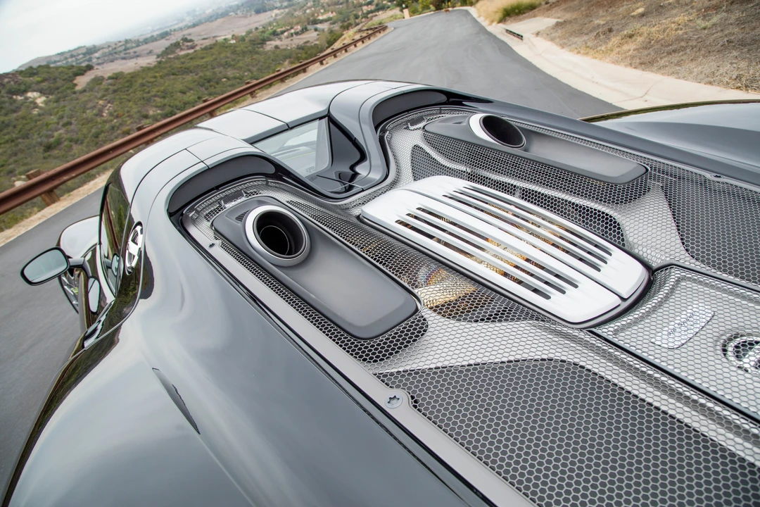 2015 Porsche 918 Spyder - Image 22 of 31