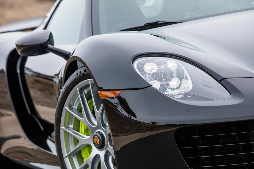 2015 Porsche 918 Spyder - Image 27 of 31