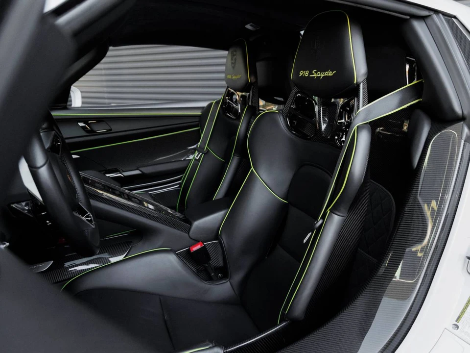 2015 Porsche 918 Spyder - Image 5 of 5