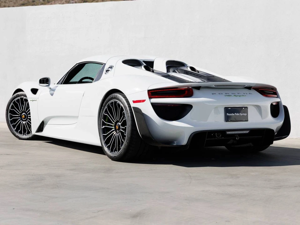 2015 Porsche 918 Spyder - Image 3 of 5