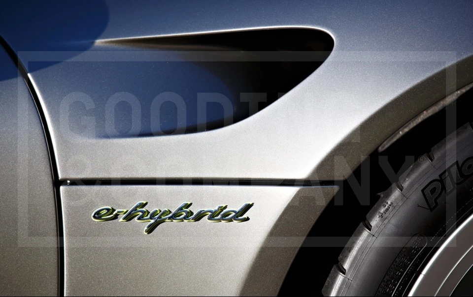 2015 Porsche 918 Spyder - Image 17 of 22