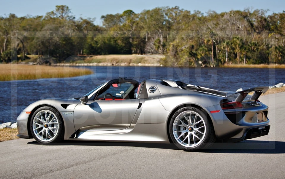 2015 Porsche 918 Spyder - Image 9 of 22