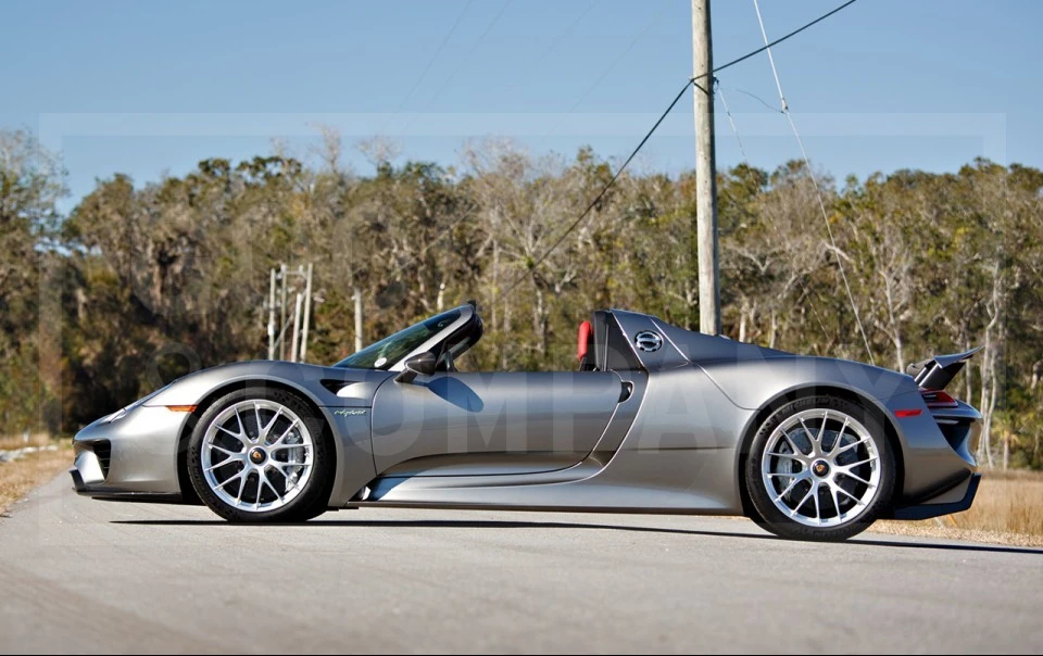 2015 Porsche 918 Spyder - Image 10 of 22