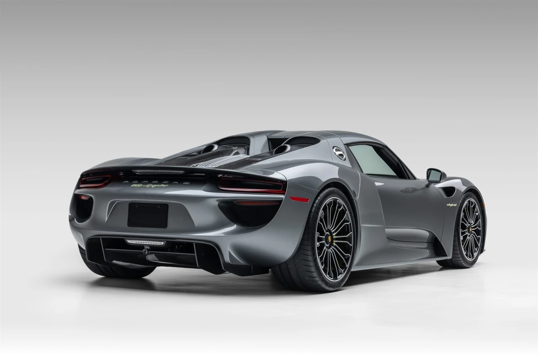 2015 Porsche 918 Spyder - Image 18 of 31