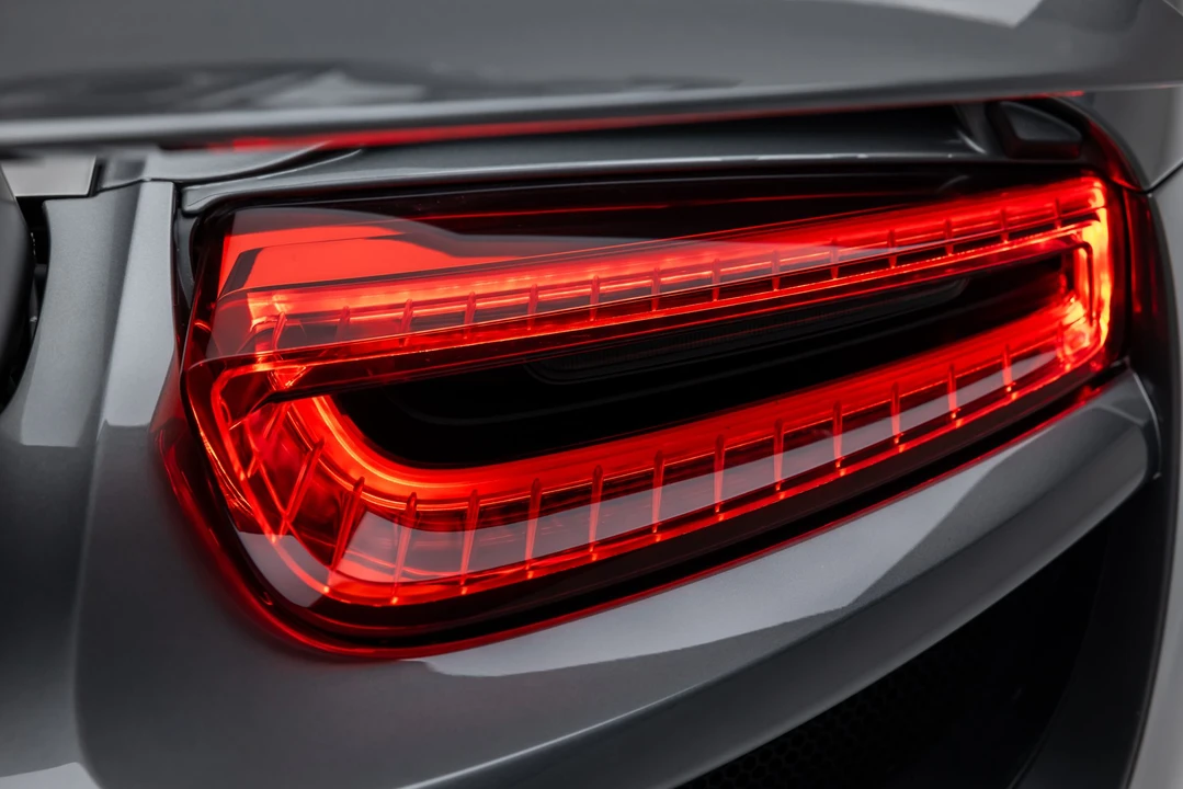 2015 Porsche 918 Spyder - Image 31 of 31