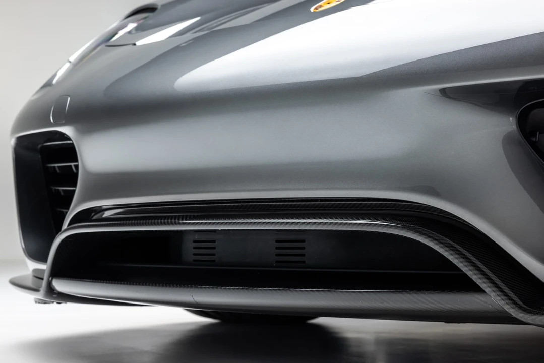 2015 Porsche 918 Spyder - Image 27 of 31