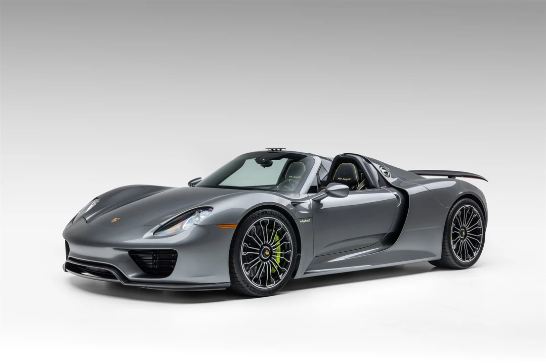 2015 Porsche 918 Spyder - Image 4 of 31