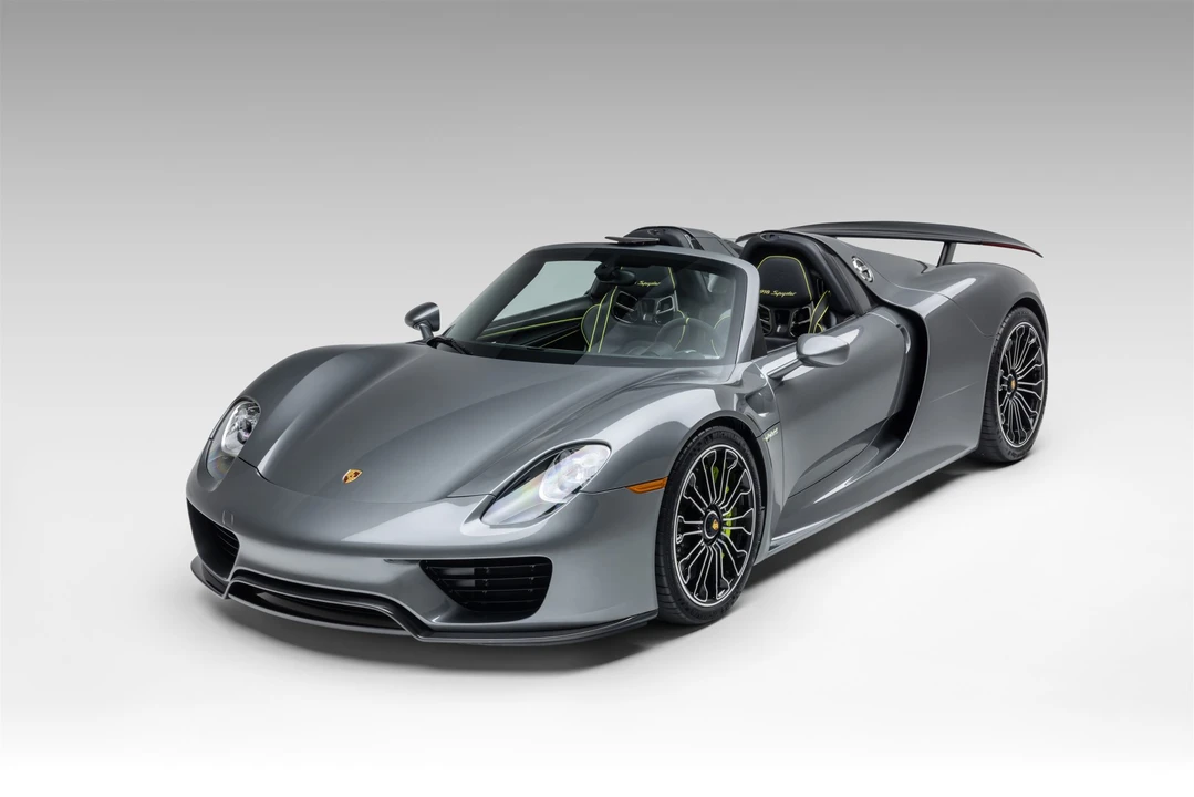 2015 Porsche 918 Spyder - Image 6 of 31