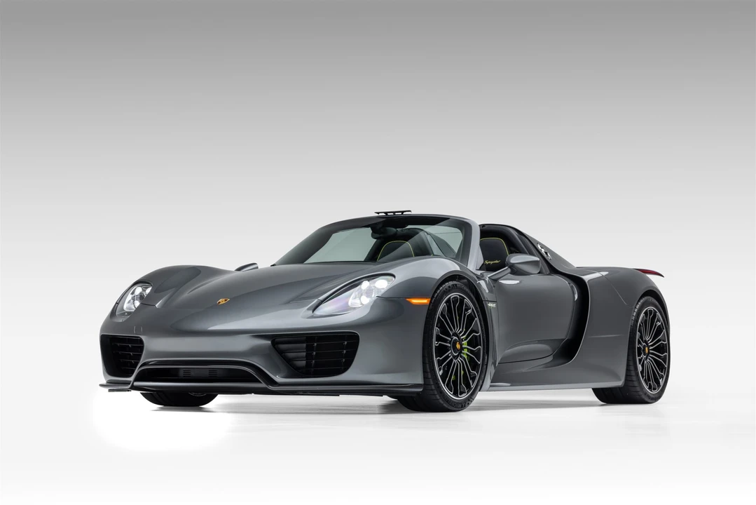 2015 Porsche 918 Spyder - Image 7 of 31