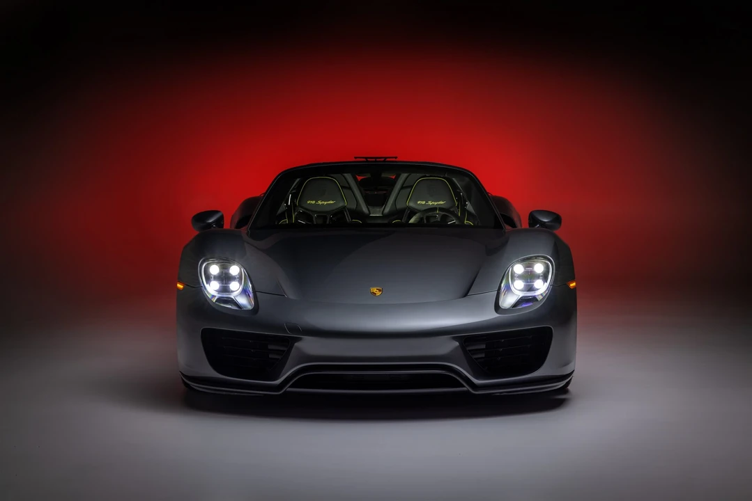 2015 Porsche 918 Spyder - Image 3 of 31