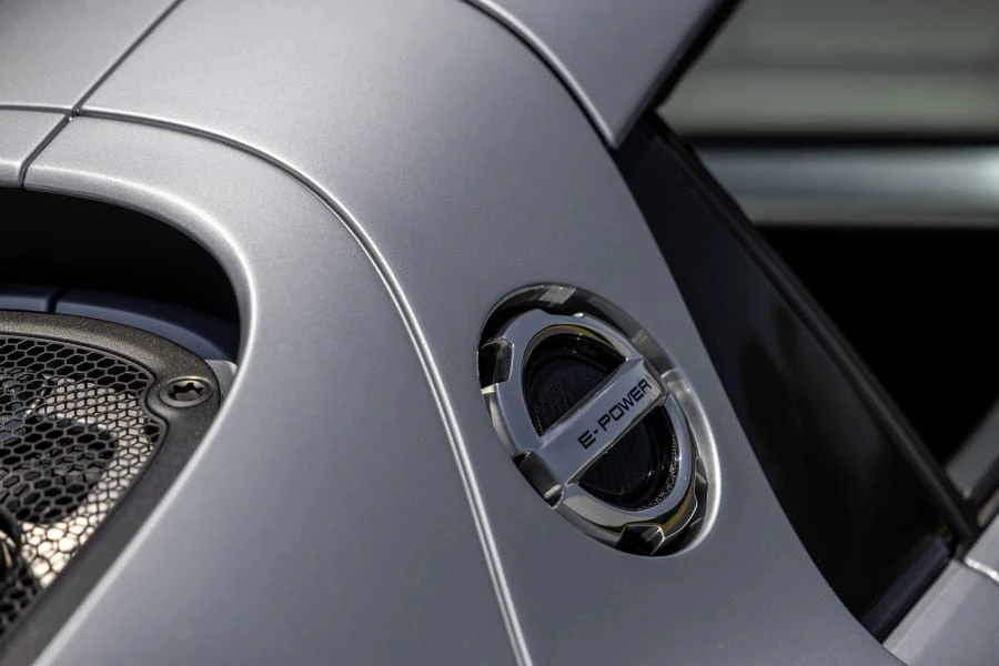 2015 Porsche 918 Spyder - Image 16 of 31
