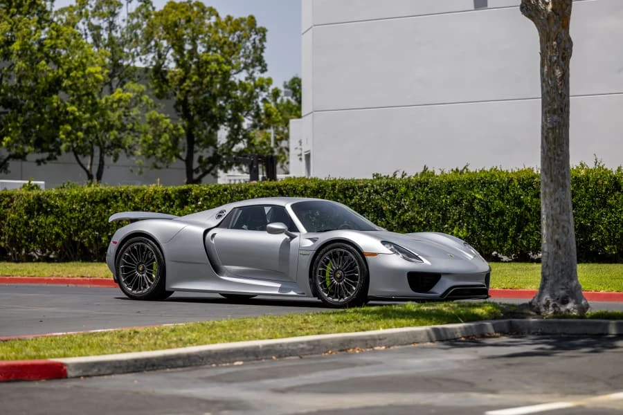 2015 Porsche 918 Spyder - Image 26 of 31