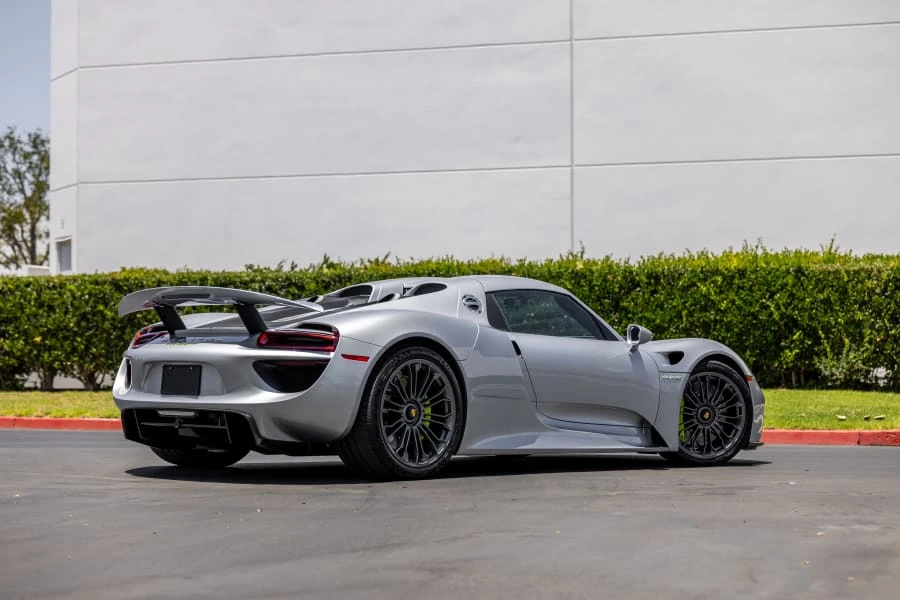 2015 Porsche 918 Spyder - Image 22 of 31