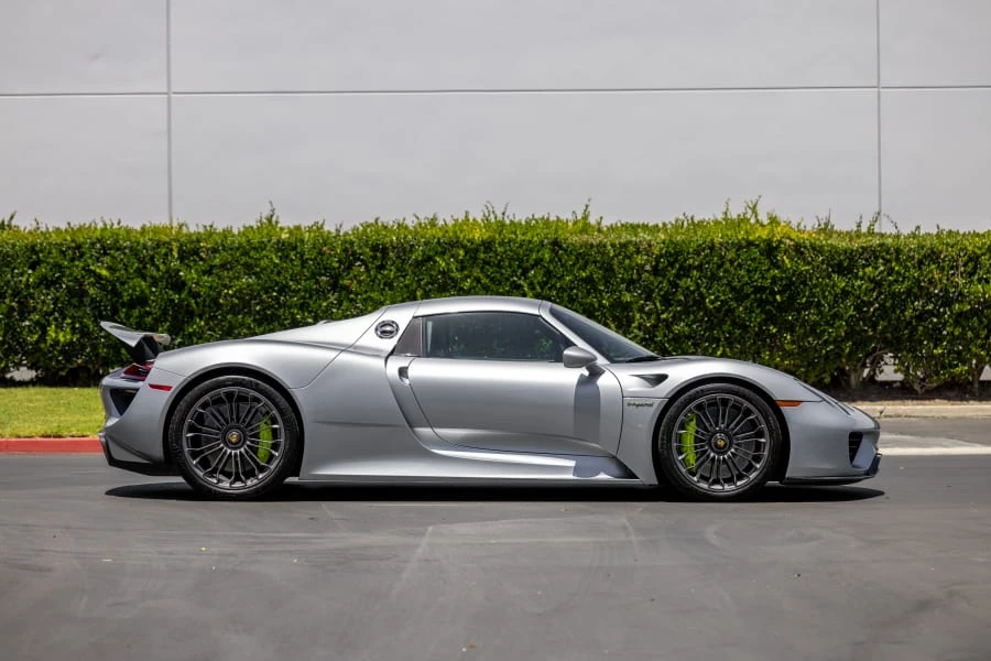 2015 Porsche 918 Spyder - Image 2 of 31