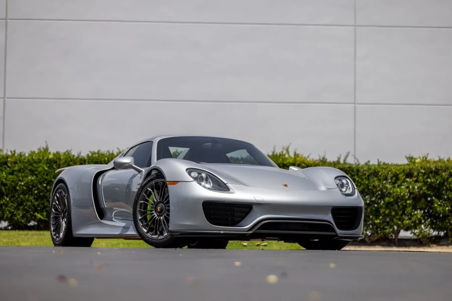 2015 Porsche 918 Spyder - Image 15 of 31