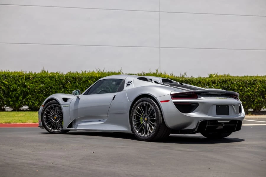 2015 Porsche 918 Spyder - Image 7 of 31