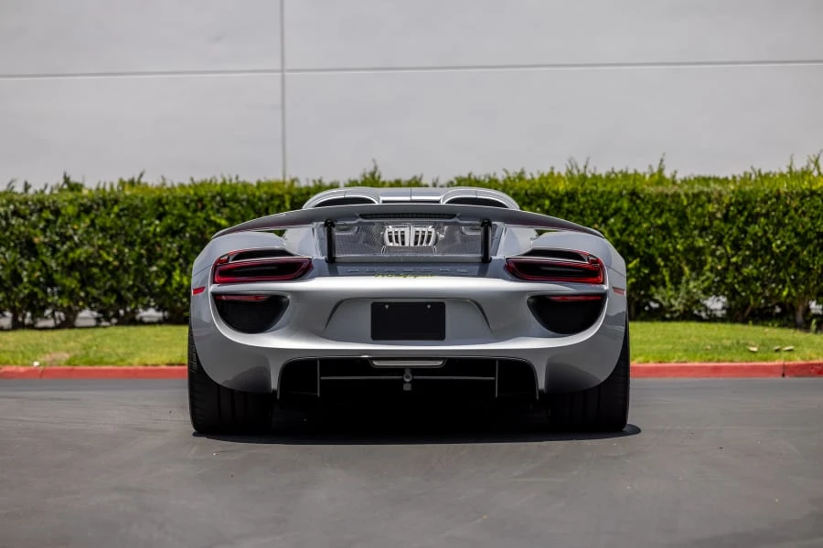 2015 Porsche 918 Spyder - Image 14 of 31