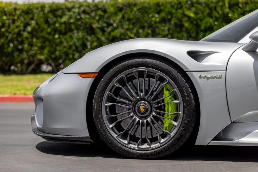 2015 Porsche 918 Spyder - Image 28 of 31
