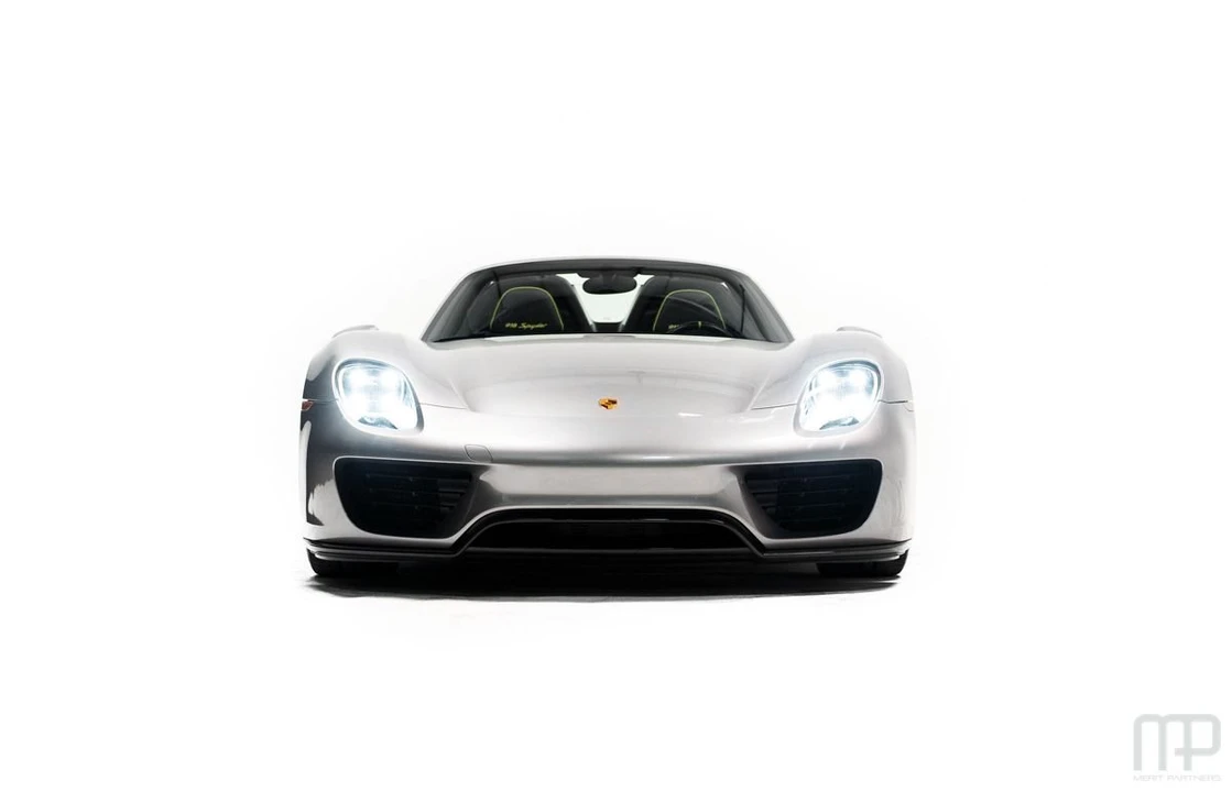 2015 Porsche 918 Spyder - Image 5 of 25