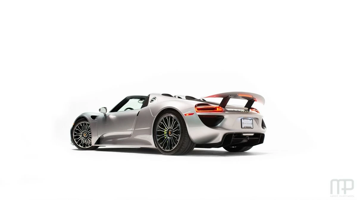 2015 Porsche 918 Spyder - Image 14 of 25