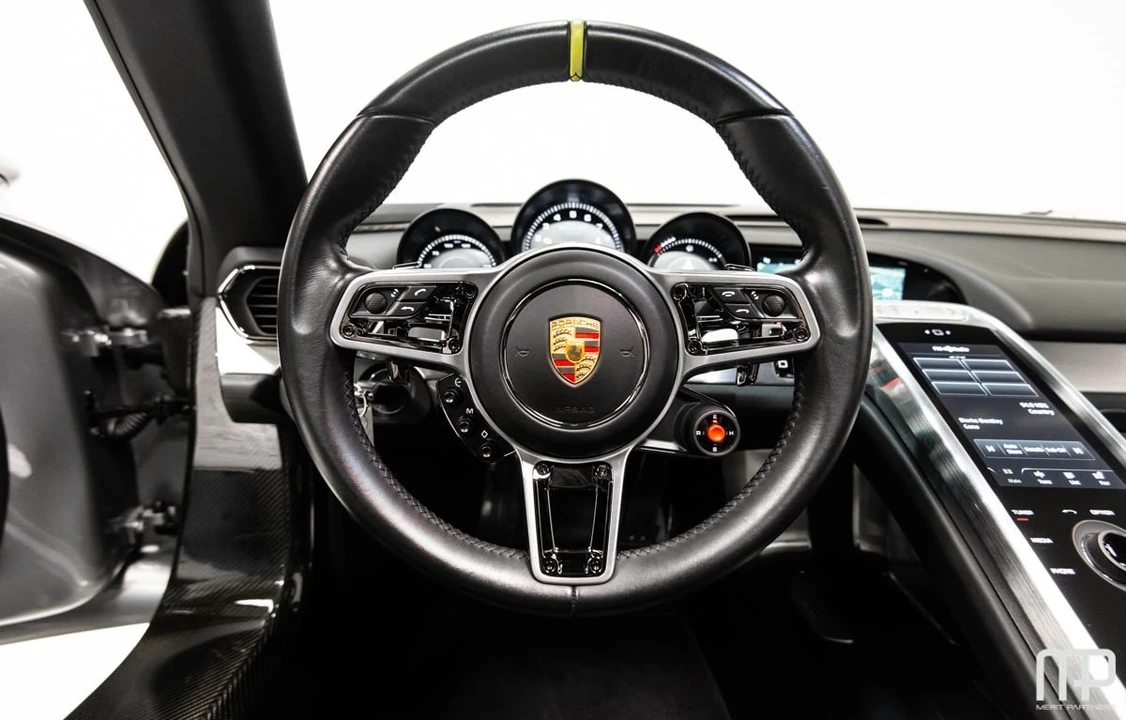 2015 Porsche 918 Spyder - Image 22 of 25