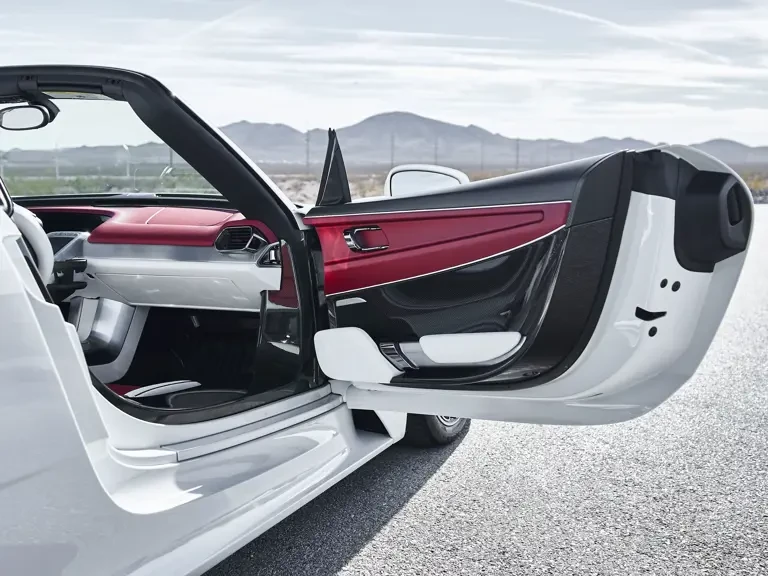 2015 Porsche 918 Spyder - Image 30 of 31