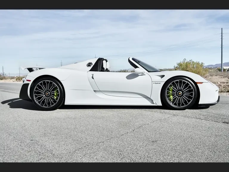2015 Porsche 918 Spyder - Image 7 of 31
