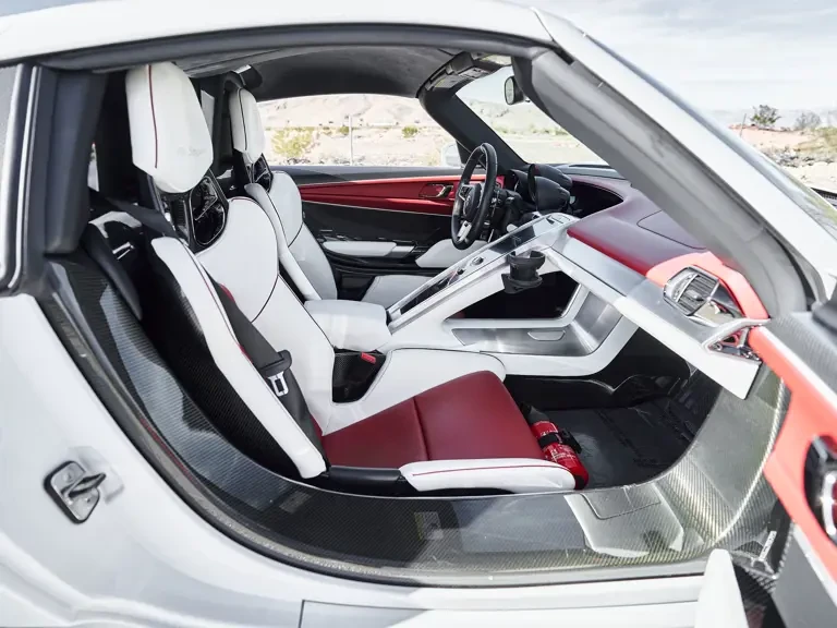 2015 Porsche 918 Spyder - Image 29 of 31