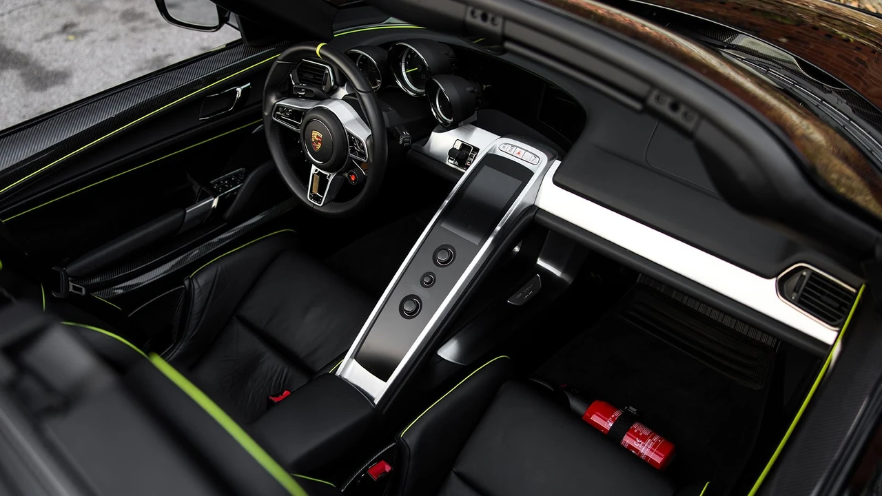 2015 Porsche 918 Spyder - Image 7 of 31